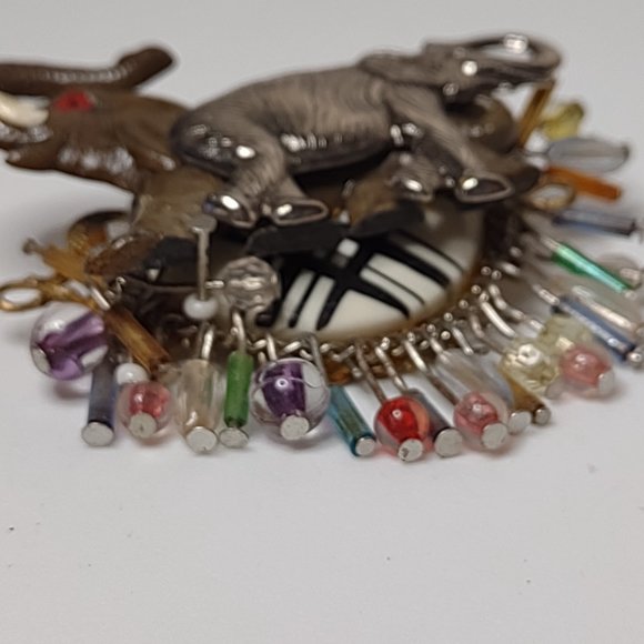 Plastic And Metal Dangling Bead Lucky Elephant Brooch - Picture 7 of 12